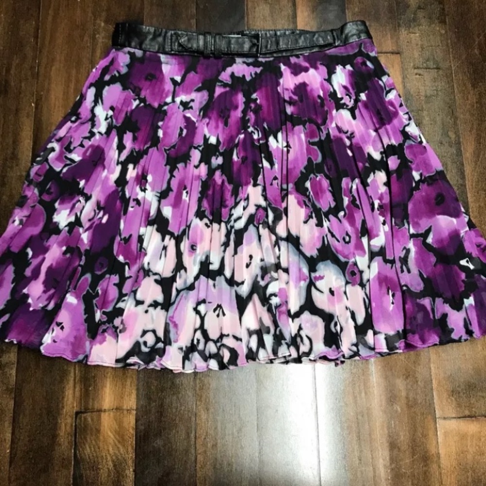 BCBGeneration Women’s Pleated Floral Mini Skirt